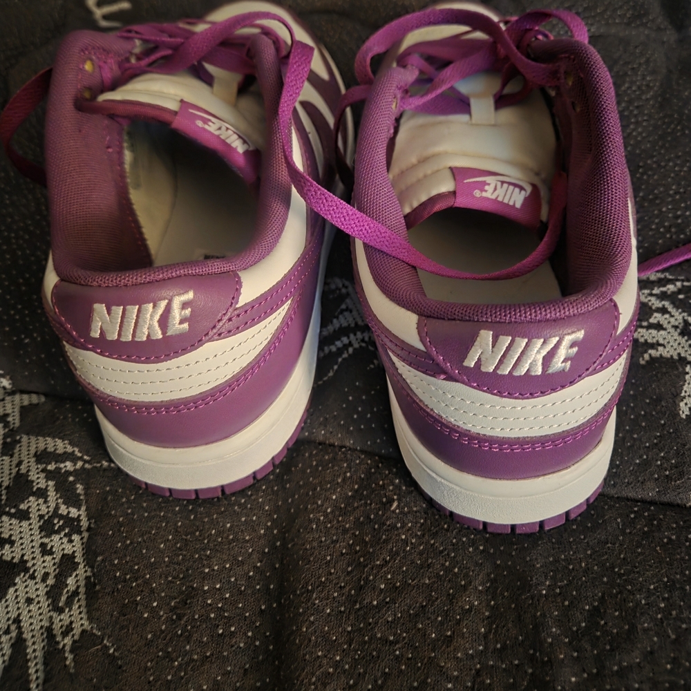 Nike Men's Dunks - Picture 2 of 4